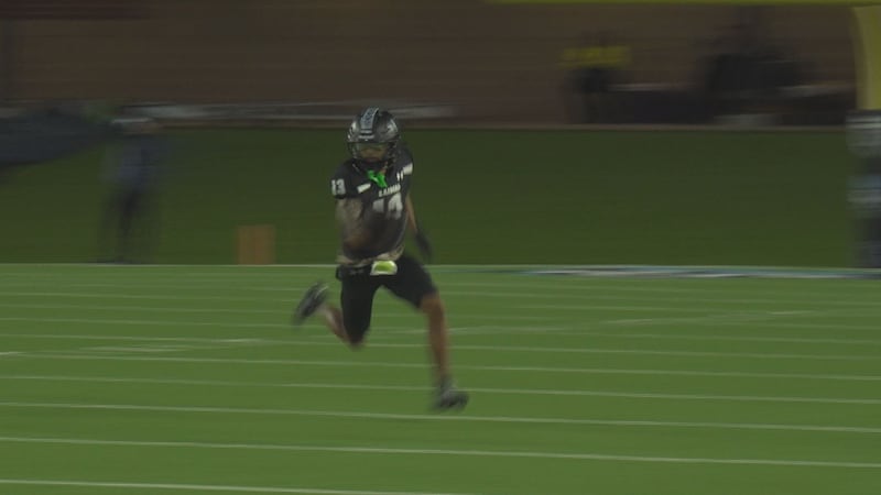 Raiders' Phoenix Sherwood on a touchdown catch against West Plains