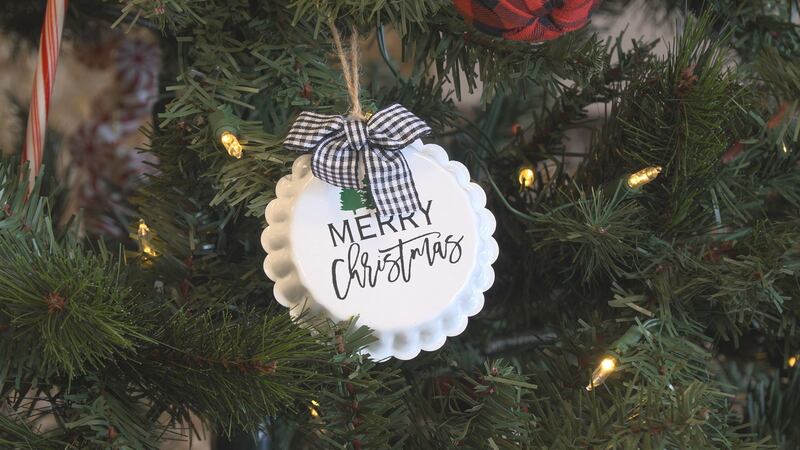 With Christmas less than a week away, loved ones with dementia may have added stresses with...