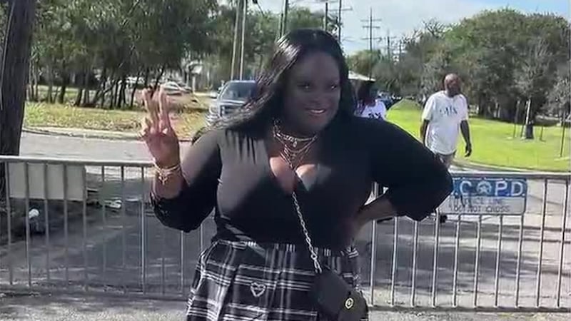 New Orleans woman killed on I-10 after stopping to help flipped driver